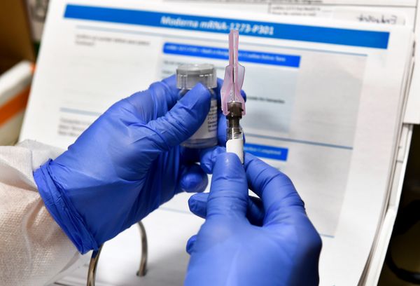 Moderna Asking US, European Regulators to OK its Virus Shots