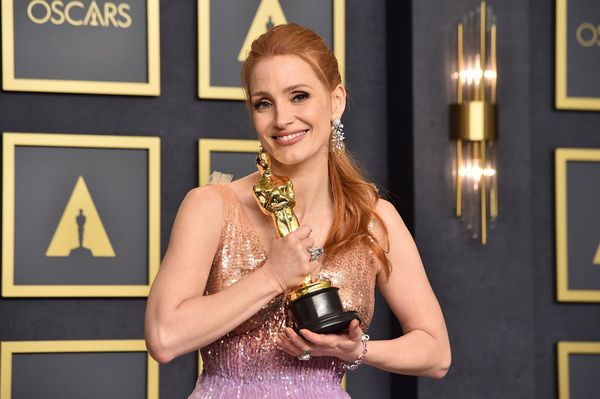 Jessica Chastain's Red Carpet Interview Turns to 'Don't Say Gay'