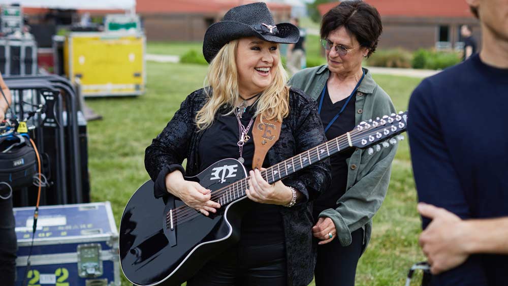 Melissa Etheridge Connects with Incarcerated Women in New Docuseries 'I'm Not Broken' 