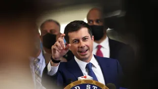 Pete Buttigieg Rebukes Trump Over Reversal of Airline Passenger Compensation Protections